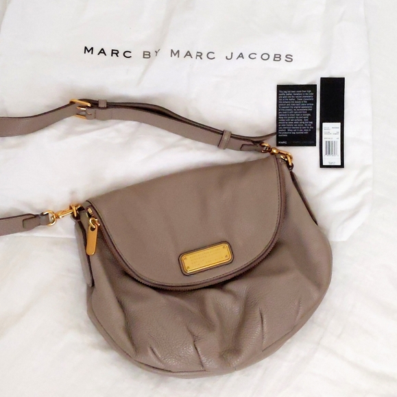 Marc Jacobs Handbags - EUC Marc by Marc Jacobs Natasha Crossbody Bag